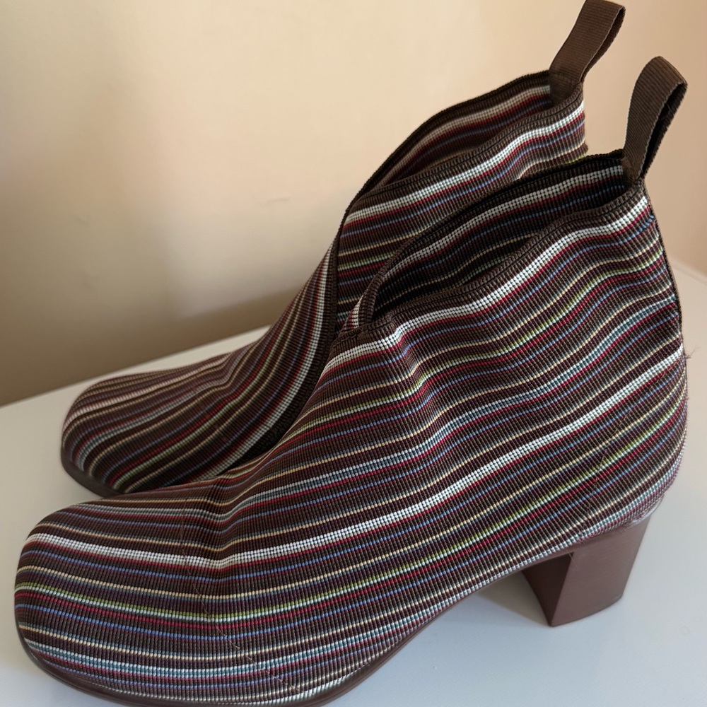 SAN MIGUEL WOMEN'S SIZE 9 STRIPED BROWN ANKLE BOOTS